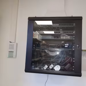 Installation et raccordement d'une baie LAN